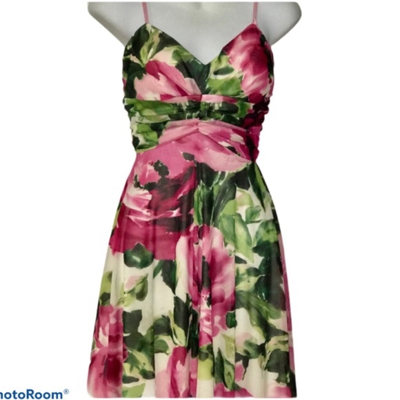 Ruby Rox Dresses & Skirts - Ruby Rox Gorgeous Floral Dress